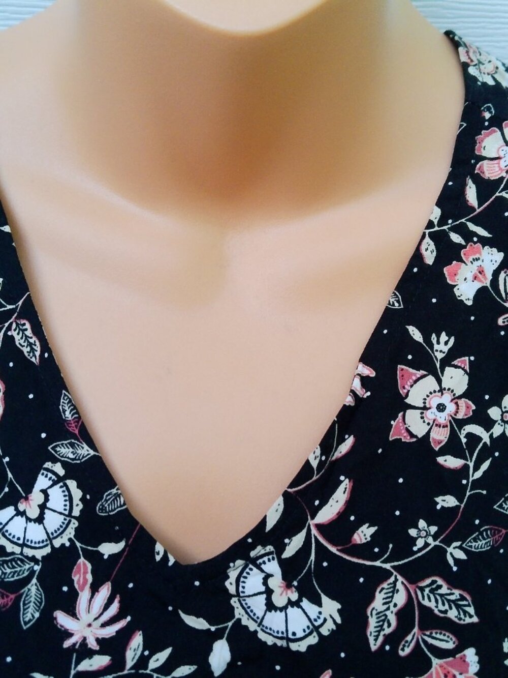 OLD NAVY ROMPER SIZE MED NEW WITHOUT TAGS - Picture 5 of 6